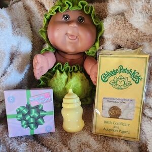 Vintage Cabbage Patch AA Newborn Surprise in Green Cabbage